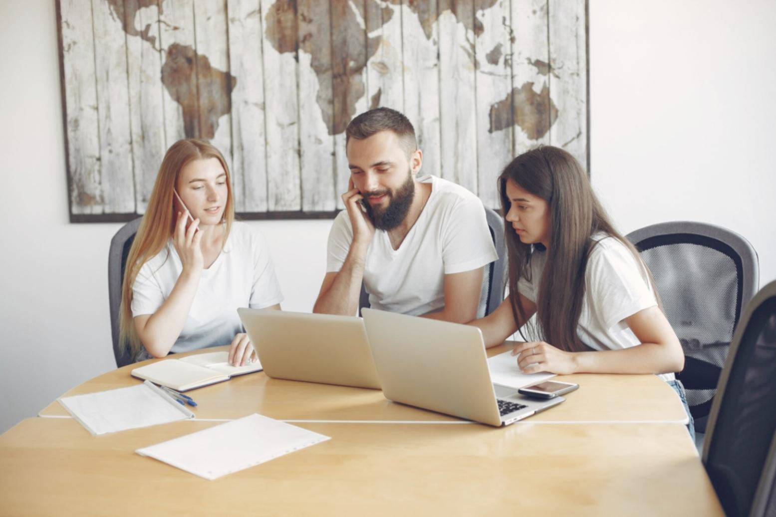 Workshop-Situation bei Rova Mentor zur Zielerarbeitung